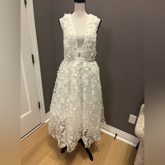 BHLDN STEVIE SLEEVELESS V-NECK FLORAL APPLIQUÉ A-LINE MIDI DRESS - Picture 1 of 5